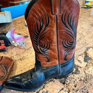 Women’s cowboy boots